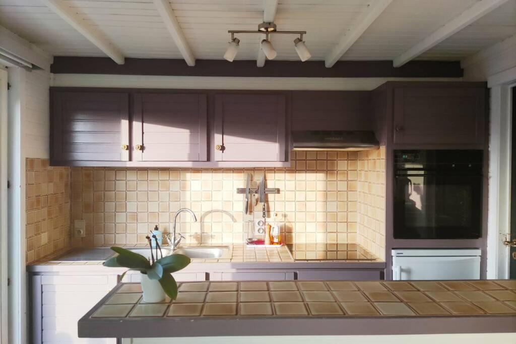 Vila Scandinavie Vlak Bij Huis Laarne Exteriér fotografie